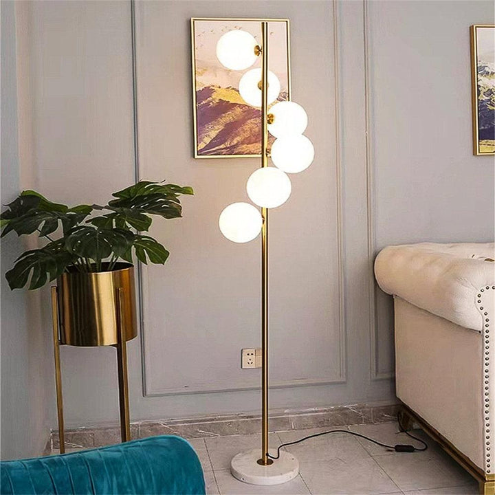 6-flammige Stehleuchte in Gold
