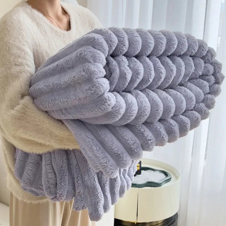 Cozy Stripes Wohndecke – 100 × 150 cm