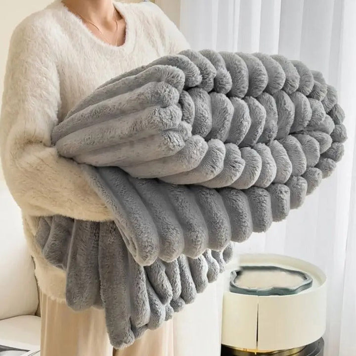 Cozy Stripes Wohndecke – 100 × 150 cm