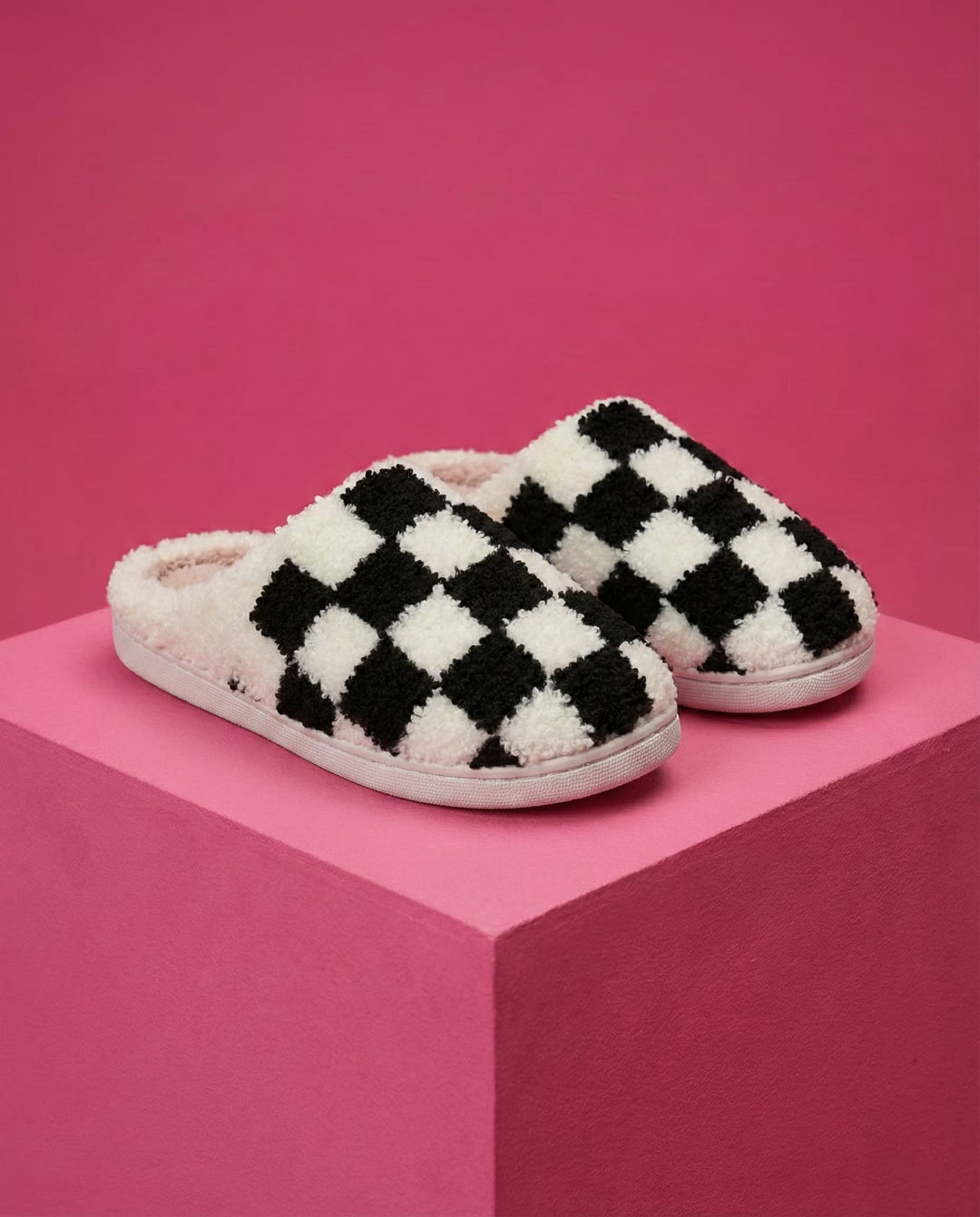 Die Checkmate Slippers