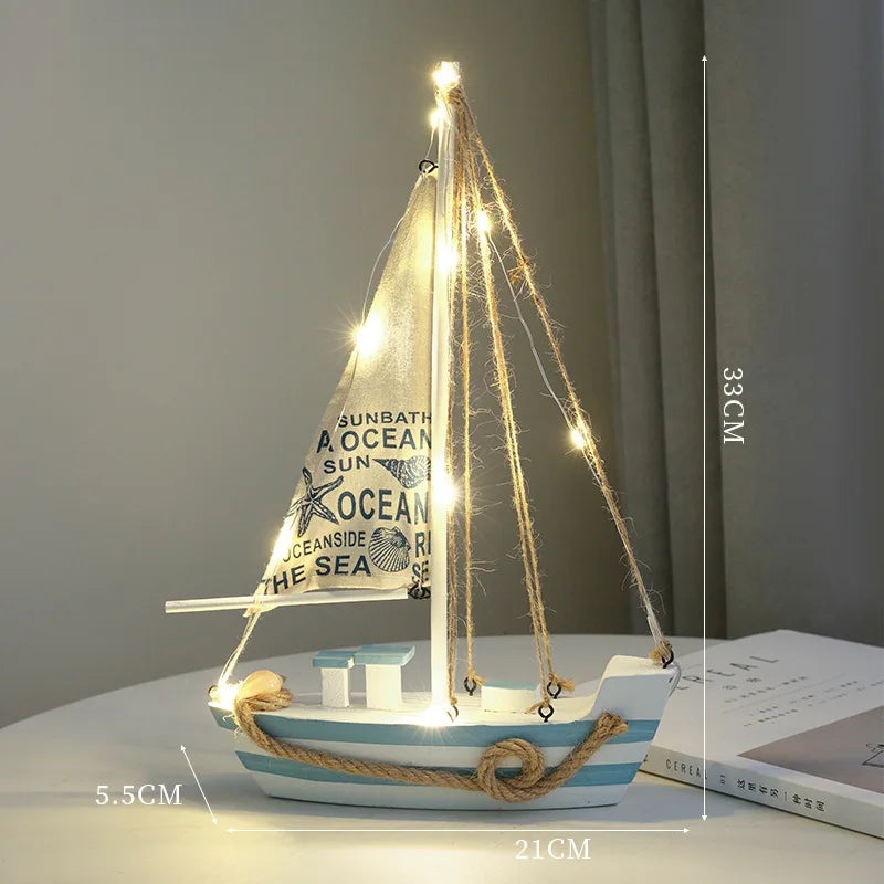 Coastal Glow – Dekoratives Holzboot mit LED-Licht