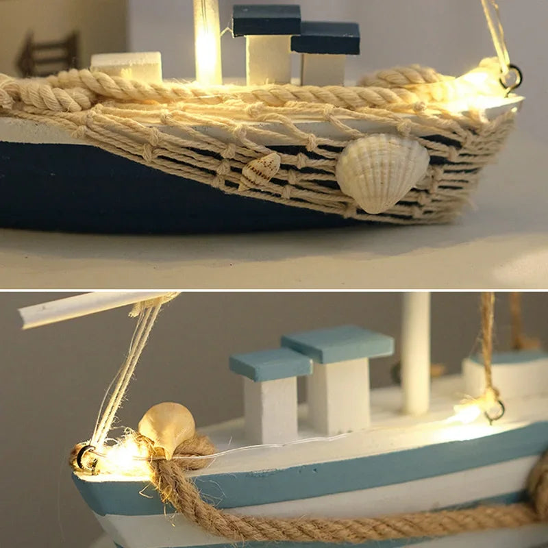Coastal Glow – Dekoratives Holzboot mit LED-Licht
