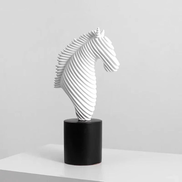 Striata – Skulpturales Pferdeobjekt aus Resin ✨