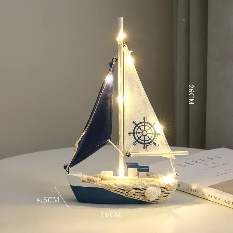 Coastal Glow – Dekoratives Holzboot mit LED-Licht
