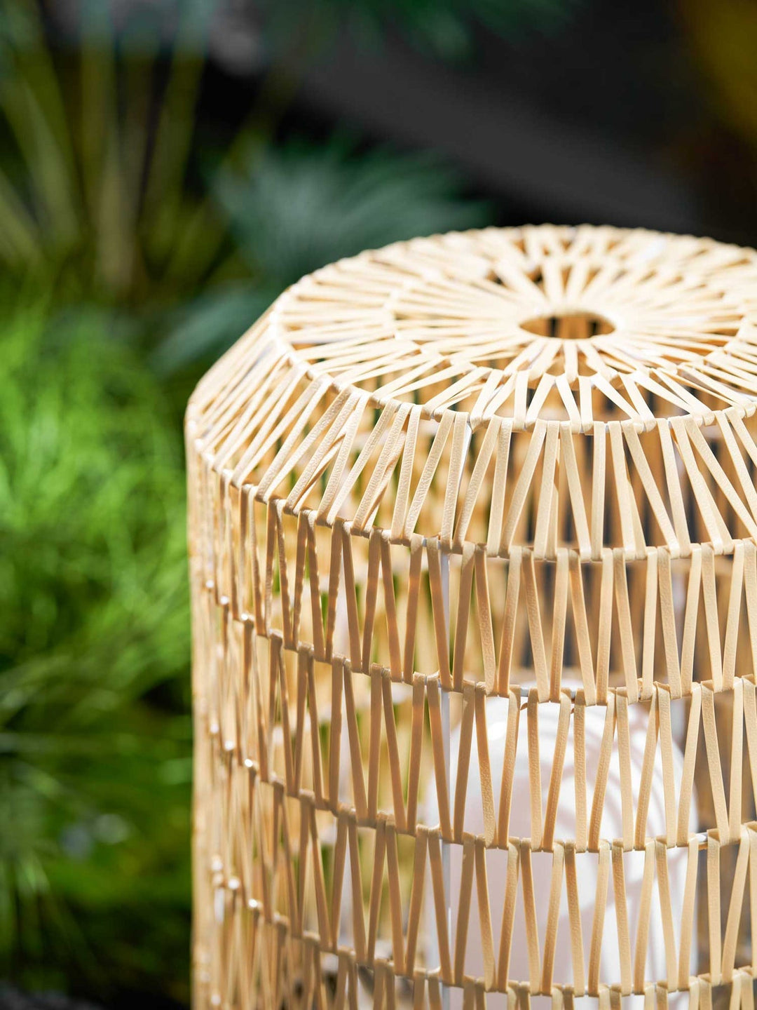 Sora Rattan Leuchte
