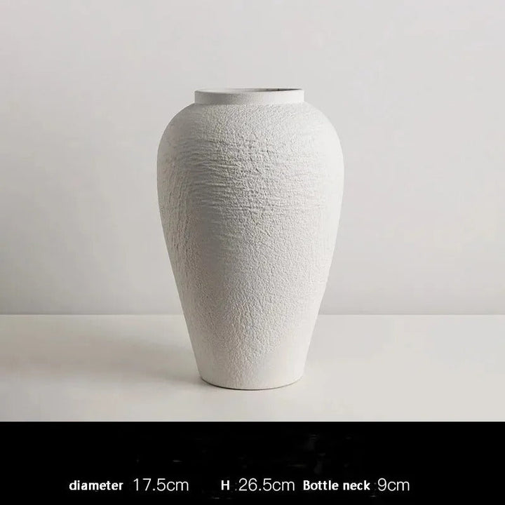 Matte weiße Strukturvase in hoher Form