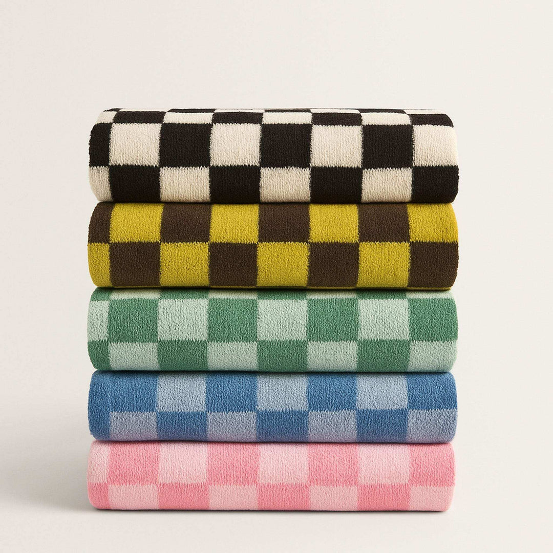 Checkerboard Handtücher Das Schwarze Duo – Badetuch und Gästetuch in Schwarz