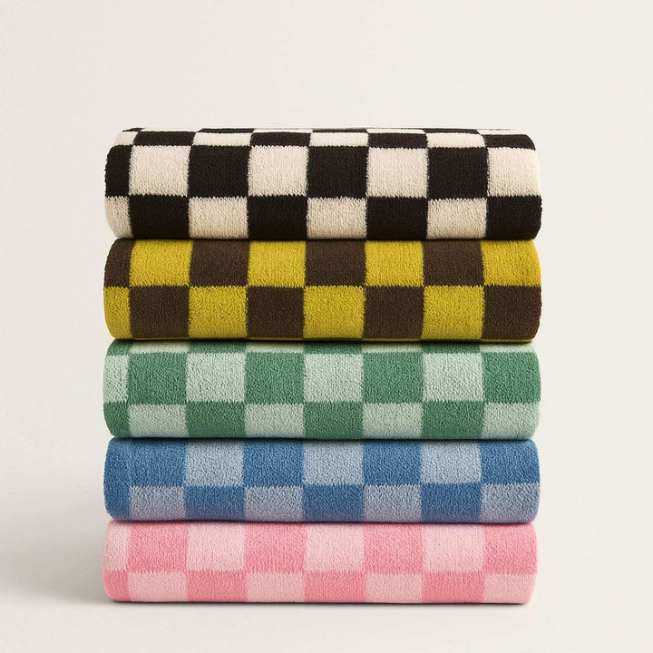 Checkerboard Handtücher Das Schwarze Duo – Badetuch und Gästetuch in Schwarz