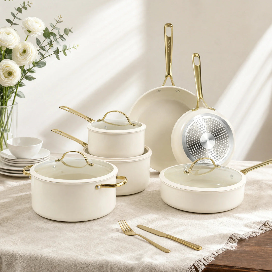 Stars Keramik-Kochgeschirr-Set, 15-teilig, mit goldenen Griffen | Cremeweiß