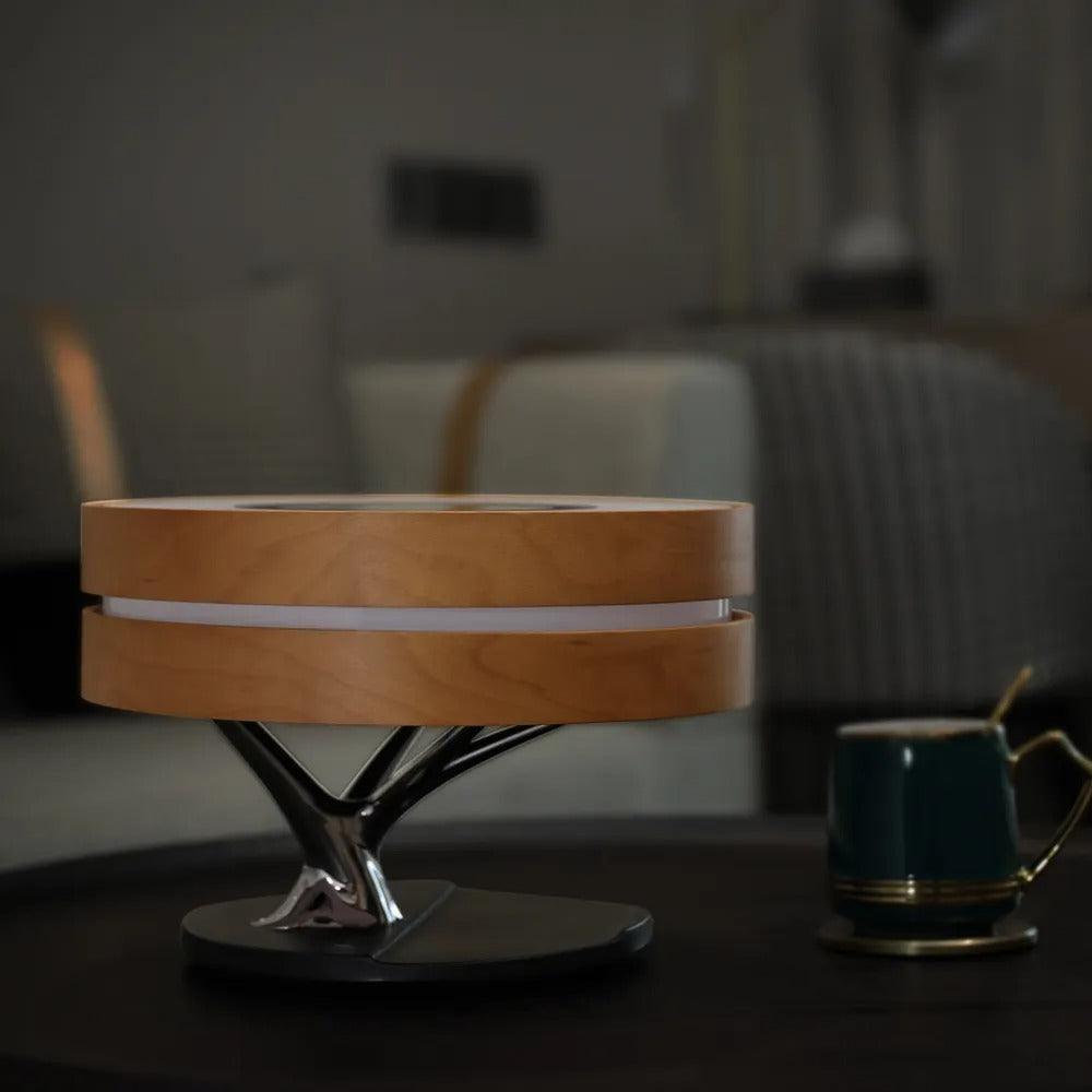 Circle of Life – Design-Tischleuchte mit Bluetooth &amp; Qi-Ladefunktion