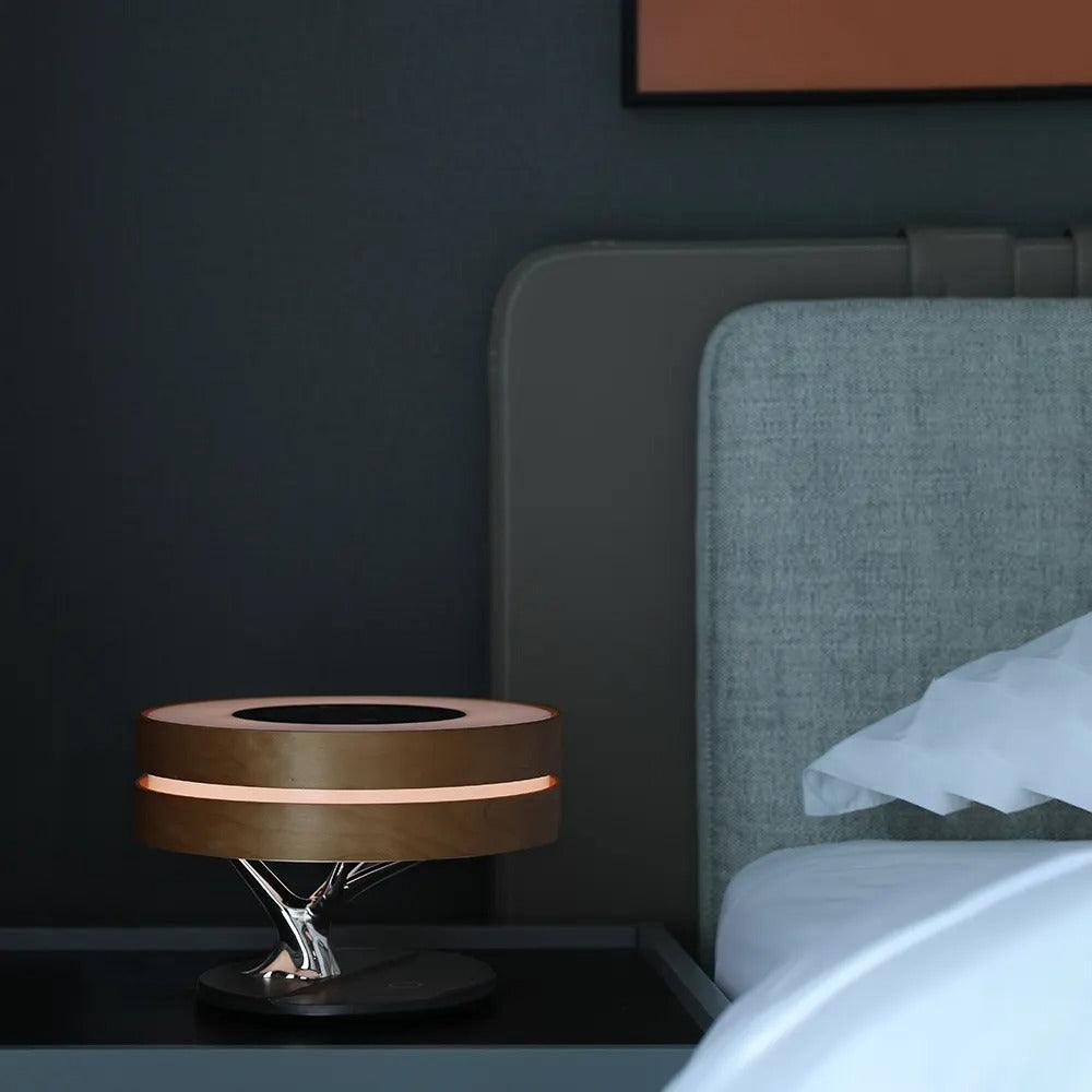 Circle of Life – Design-Tischleuchte mit Bluetooth &amp; Qi-Ladefunktion