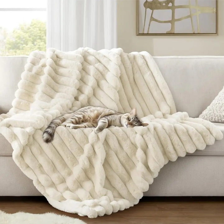 Cozy Stripes Wohndecke – 100 × 150 cm