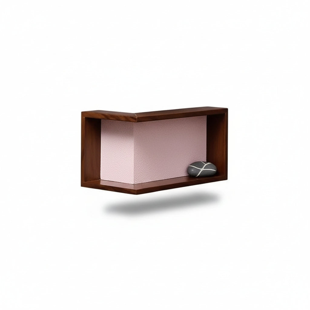 Mensola angolare decorativa con opere d&
