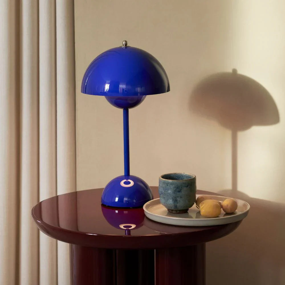La lampada da tavolo Flowerpot a LED