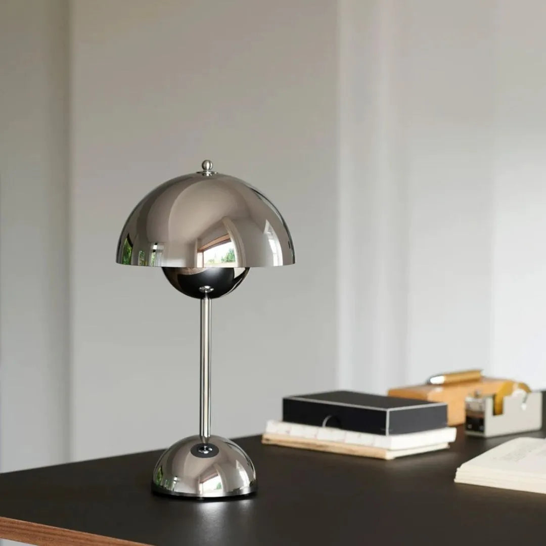 La lampada da tavolo Flowerpot a LED
