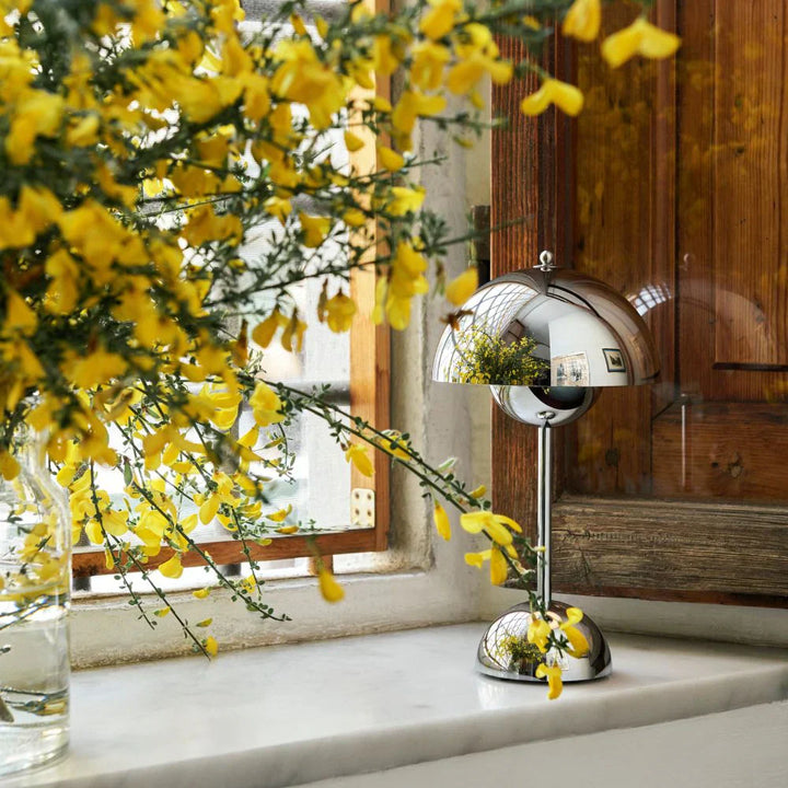 La lampada da tavolo Flowerpot a LED