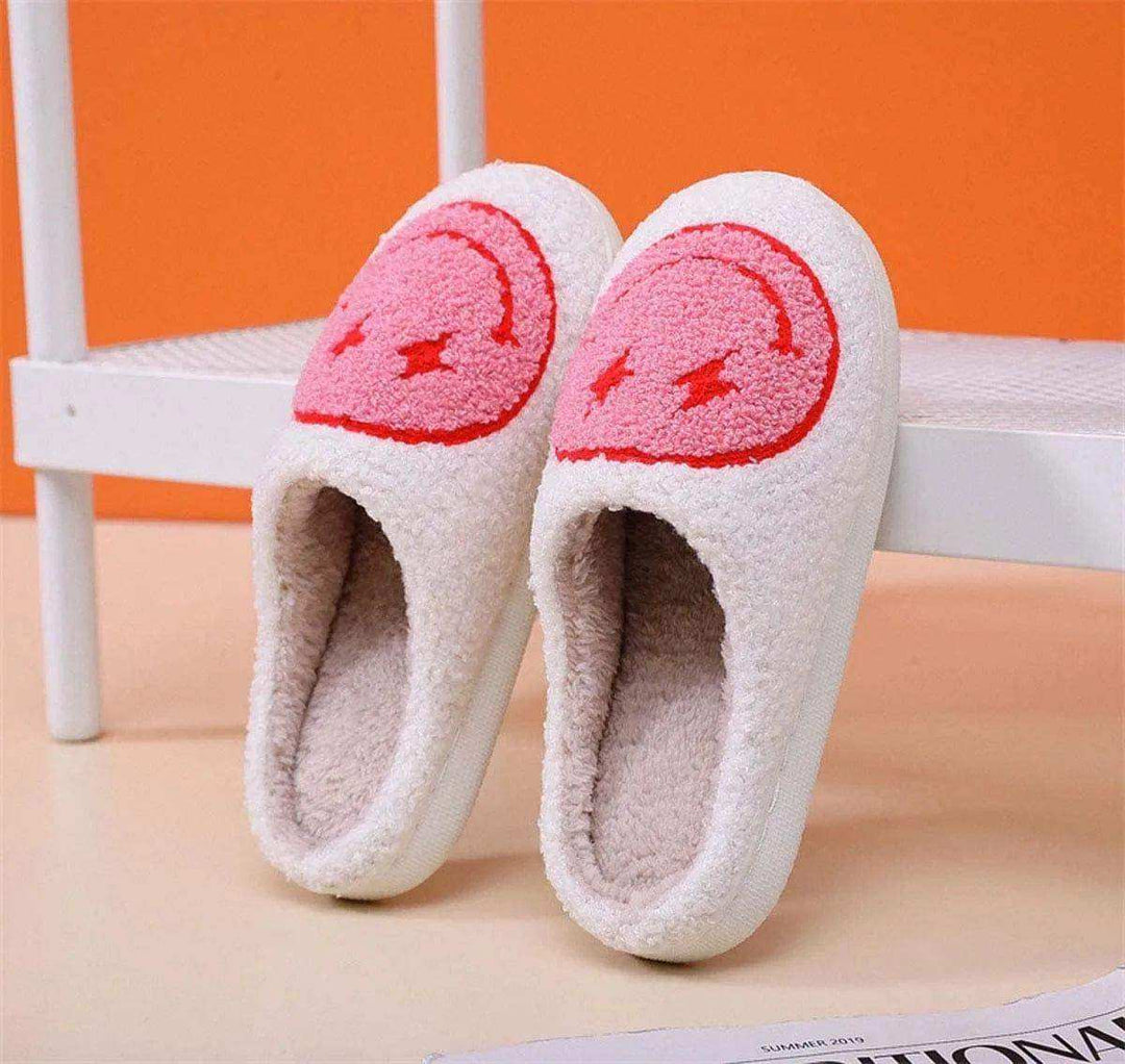 Euphoria Slippers – Plüsch-Hausschuhe