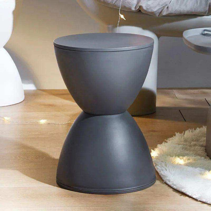 Moda Hourglass  Hocker
