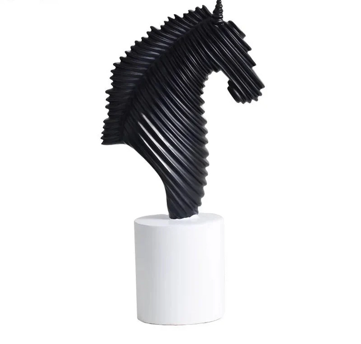 Striata – Scultura a forma di cavallo in resina ✨