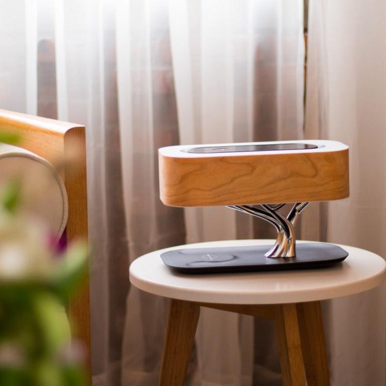 Tree of Life – Skulpturale Tischleuchte mit Bluetooth &amp; Qi-Ladefunktion