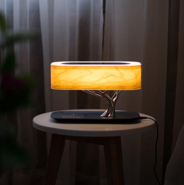 Tree of Life – Skulpturale Tischleuchte mit Bluetooth &amp; Qi-Ladefunktion